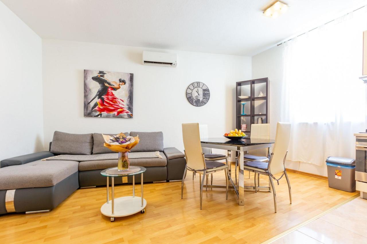 Vale Apartment With Balcony Zadar Exterior photo
