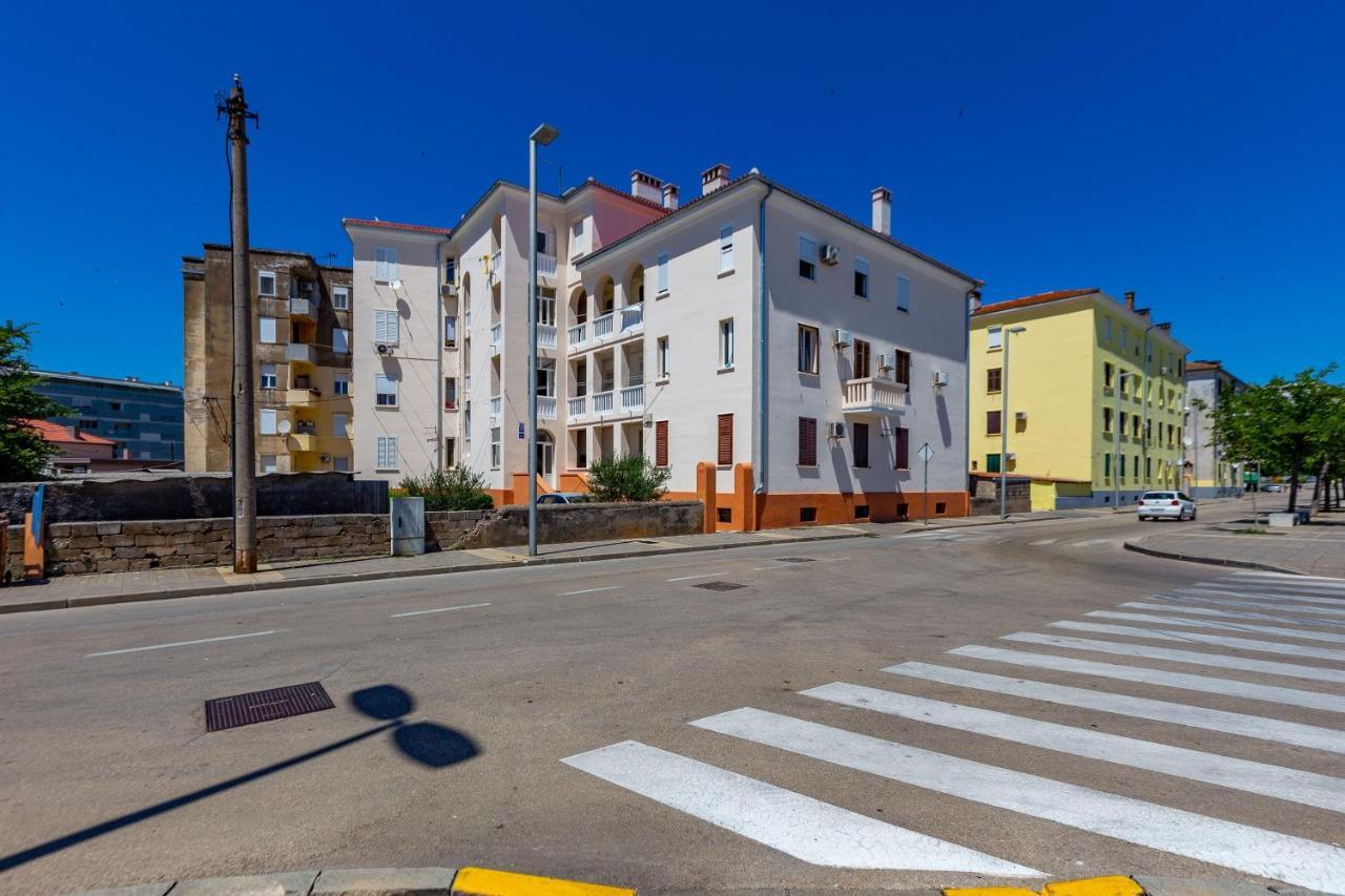 Vale Apartment With Balcony Zadar Exterior photo