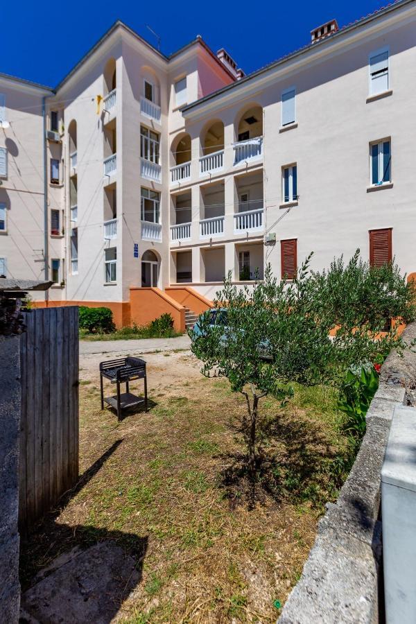 Vale Apartment With Balcony Zadar Exterior photo