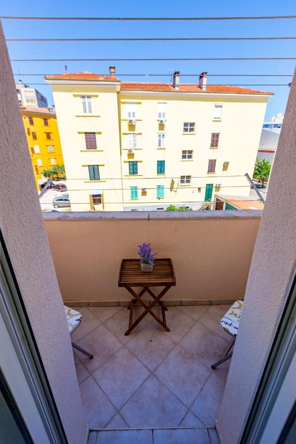 Vale Apartment With Balcony Zadar Exterior photo